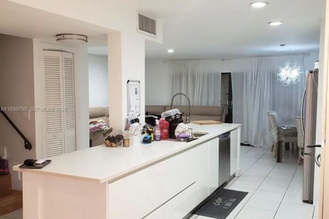 Adosado en Hollywood, Florida 4 dormitorios, 155.15 m2 № 2066933