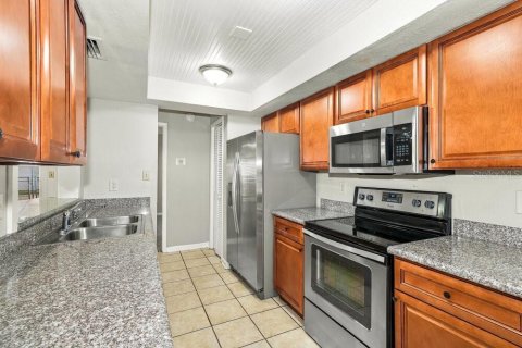 Villa ou maison à louer à Tampa, Floride: 3 chambres, 147.81 m2 № 2436703 - photo 9