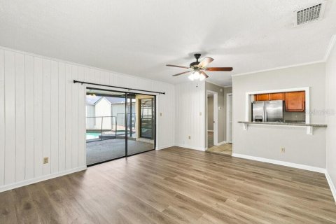 Villa ou maison à louer à Tampa, Floride: 3 chambres, 147.81 m2 № 2436703 - photo 3