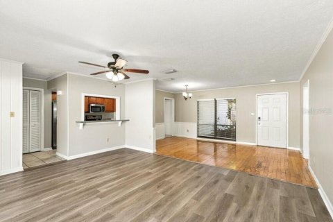 Villa ou maison à louer à Tampa, Floride: 3 chambres, 147.81 m2 № 2436703 - photo 4