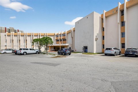 Condominio en venta en Miami, Florida, 2 dormitorios, 84.91 m2 № 2272461 - foto 2