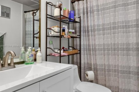 Condominio en venta en Miami, Florida, 2 dormitorios, 84.91 m2 № 2272461 - foto 19