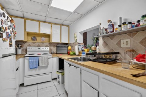 Condominio en venta en Miami, Florida, 2 dormitorios, 84.91 m2 № 2272461 - foto 12