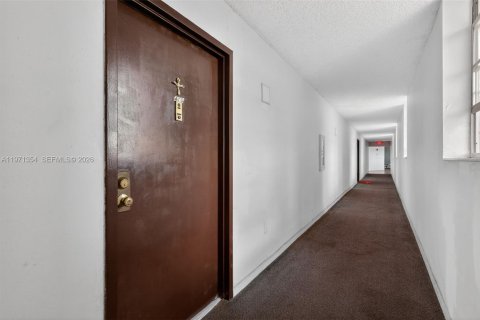 Condominio en venta en Miami, Florida, 2 dormitorios, 84.91 m2 № 2272461 - foto 4
