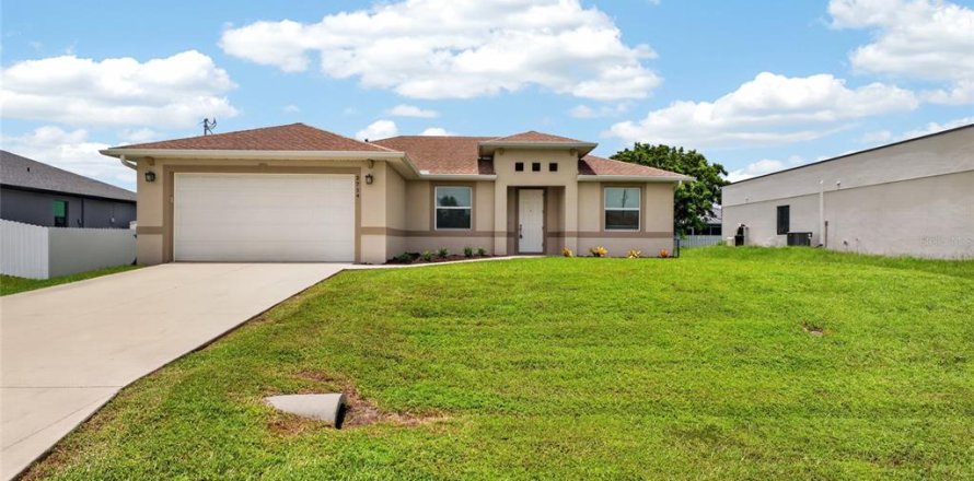 Villa ou maison à Cape Coral, Floride 3 chambres, 147.99 m2 № 2203799