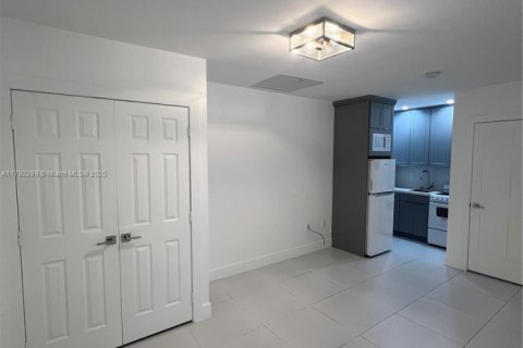 Appartement à louer à Miami, Floride: 37.16 m2 № 1725866 - photo 3