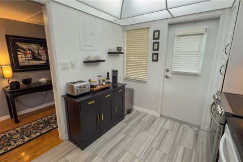 Снять в аренду кондоминиум в Сарасота, Флорида 4 комнаты, 101.26м2, № 2101703 - фото 9