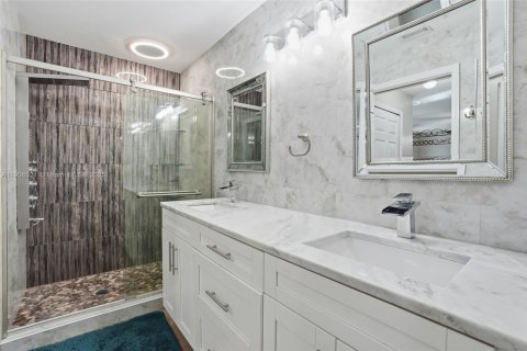 Casa en venta en Cape Coral, Florida, 3 dormitorios, 145.21 m2 № 1957202 - foto 14