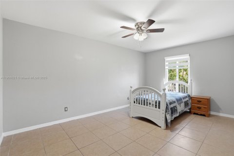 Casa en venta en Cape Coral, Florida, 3 dormitorios, 145.21 m2 № 1957202 - foto 22