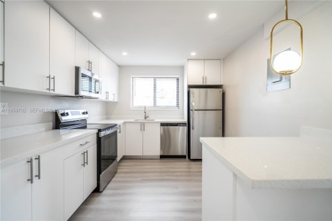 Appartement à louer à Miami Beach, Floride: 2 chambres, 92.9 m2 № 2019965 - photo 10