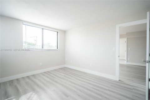Appartement à louer à Miami Beach, Floride: 2 chambres, 92.9 m2 № 2019965 - photo 21