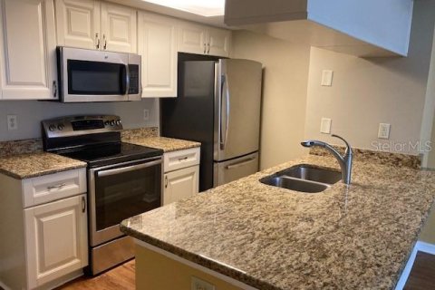 Condo in Kissimmee, Florida, 3 bedrooms  № 2369402 - photo 6