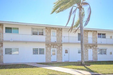 Copropriété à vendre à Pompano Beach, Floride: 2 chambres, 69.68 m2 № 2084141 - photo 2