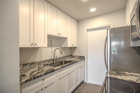 Copropriété à vendre à Pompano Beach, Floride: 2 chambres, 69.68 m2 № 2084141 - photo 11