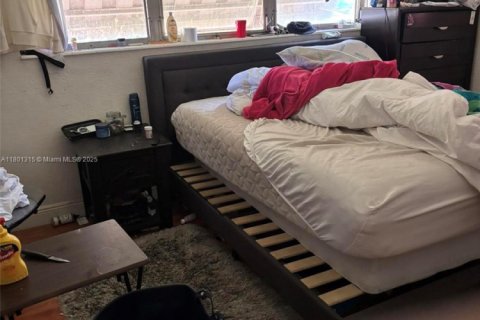 House in Miramar, Florida 3 bedrooms, 117.24 sq.m. № 2022426 - photo 3