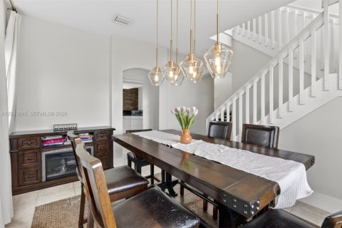 Casa en venta en Pembroke Pines, Florida, 5 dormitorios, 248.79 m2 № 2073276 - foto 14