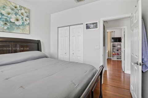 Casa en venta en Pembroke Pines, Florida, 5 dormitorios, 248.79 m2 № 2073276 - foto 25