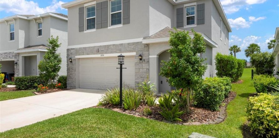 House in Bradenton, Florida 4 bedrooms, 219.62 sq.m. № 1791641