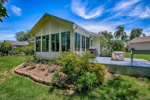 House in The Villages, Florida 3 bedrooms, 198.44 sq.m. № 1784573 - photo 14