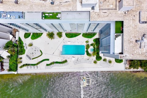 Condo in Miami Beach, Florida  № 2025434 - photo 14