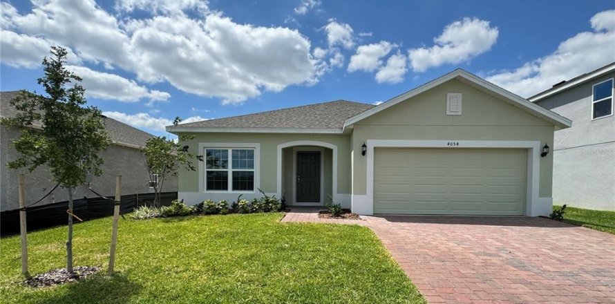 Villa ou maison à Eustis, Floride 4 chambres, 195.56 m2 № 1140235