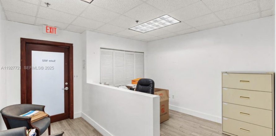 Immobilier commercial à Miami, Floride № 1988009