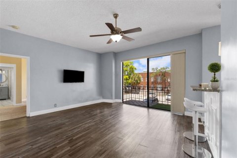 Condominio en venta en Tampa, Florida, 1 dormitorio, 69.68 m2 № 2229829 - foto 5