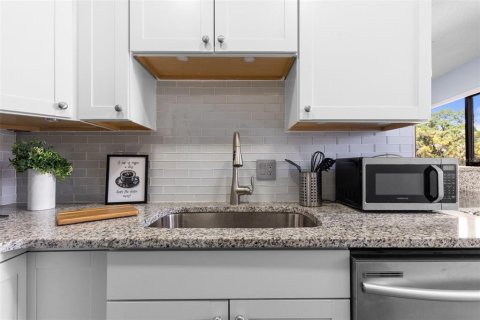Condominio en venta en Tampa, Florida, 1 dormitorio, 69.68 m2 № 2229829 - foto 11
