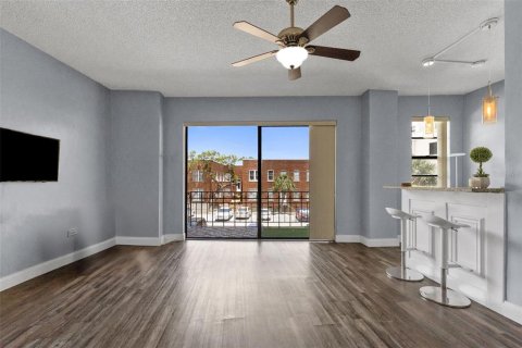 Condominio en venta en Tampa, Florida, 1 dormitorio, 69.68 m2 № 2229829 - foto 7