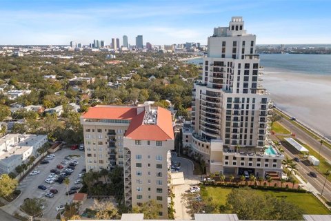 Condominio en venta en Tampa, Florida, 1 dormitorio, 69.68 m2 № 2229829 - foto 3