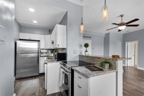 Condominio en venta en Tampa, Florida, 1 dormitorio, 69.68 m2 № 2229829 - foto 4
