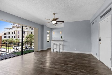 Condominio en venta en Tampa, Florida, 1 dormitorio, 69.68 m2 № 2229829 - foto 8