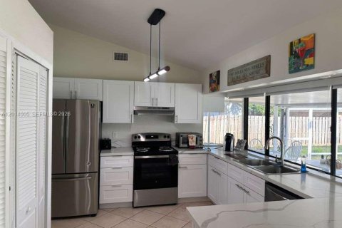 Villa ou maison à louer à Port St. Lucie, Floride: 3 chambres, 131.55 m2 № 2076331 - photo 12