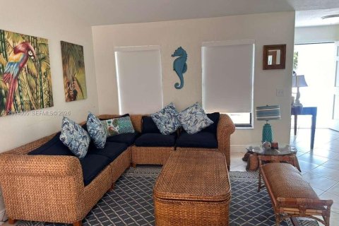 Villa ou maison à louer à Port St. Lucie, Floride: 3 chambres, 131.55 m2 № 2076331 - photo 10