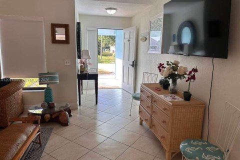 Villa ou maison à louer à Port St. Lucie, Floride: 3 chambres, 131.55 m2 № 2076331 - photo 3