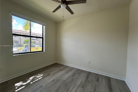 Townhouse in Hialeah, Florida 3 bedrooms, 123.75 sq.m. № 1897126 - photo 7