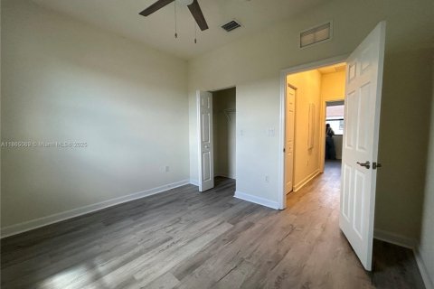 Adosado en alquiler en Hialeah, Florida, 3 dormitorios, 123.75 m2 № 1897126 - foto 14