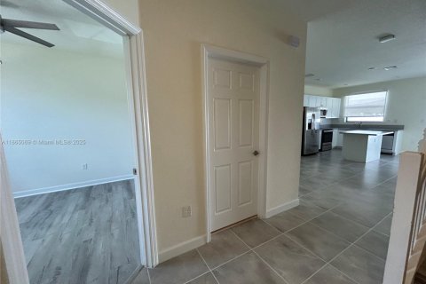 Townhouse in Hialeah, Florida 3 bedrooms, 123.75 sq.m. № 1897126 - photo 6