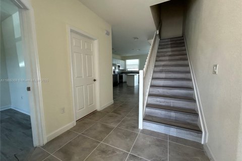 Townhouse in Hialeah, Florida 3 bedrooms, 123.75 sq.m. № 1897126 - photo 1