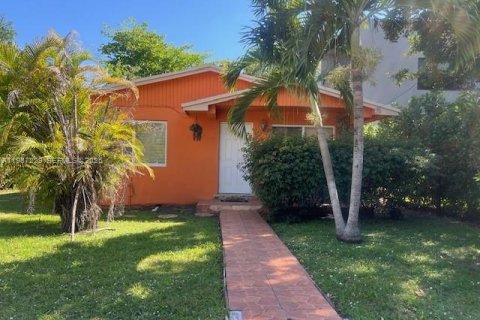 Casa en Miami, Florida 4 dormitorios, 130.06 m2 № 2056737