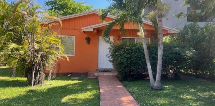 Casa en Miami, Florida 4 dormitorios, 130.06 m2 № 2056737