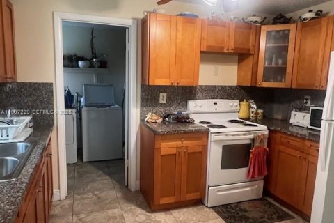 Casa en venta en Miami, Florida, 4 dormitorios, 130.06 m2 № 2056737 - foto 15