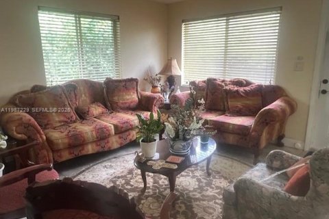 Casa en venta en Miami, Florida, 4 dormitorios, 130.06 m2 № 2056737 - foto 10