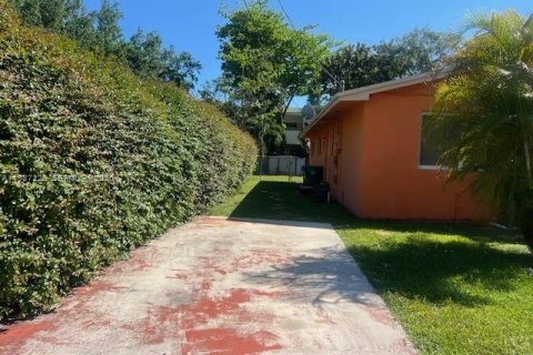 Casa en venta en Miami, Florida, 4 dormitorios, 130.06 m2 № 2056737 - foto 9