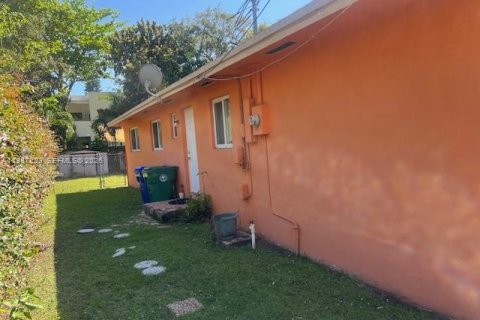 Casa en venta en Miami, Florida, 4 dormitorios, 130.06 m2 № 2056737 - foto 8