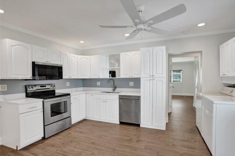 Купить виллу или дом в Форт-Лодердейл, Флорида 3 спальни, 166.48м2, № 1990673 - фото 14