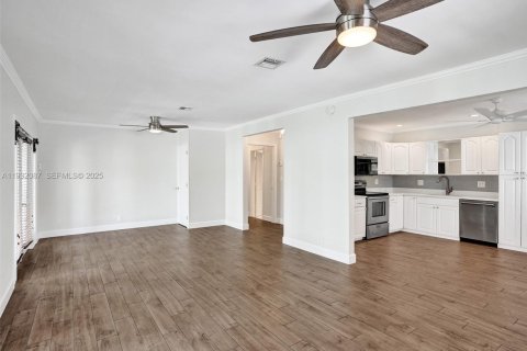 Купить виллу или дом в Форт-Лодердейл, Флорида 3 спальни, 166.48м2, № 1990673 - фото 17