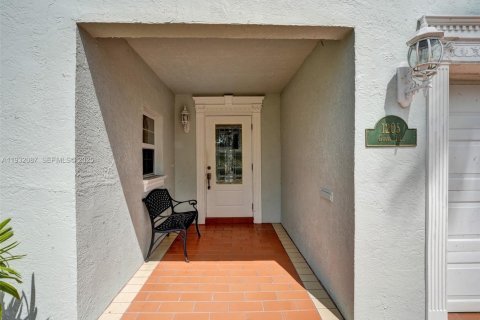 Купить виллу или дом в Форт-Лодердейл, Флорида 3 спальни, 166.48м2, № 1990673 - фото 4