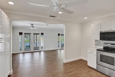 Купить виллу или дом в Форт-Лодердейл, Флорида 3 спальни, 166.48м2, № 1990673 - фото 18