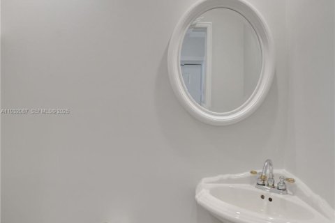 Купить виллу или дом в Форт-Лодердейл, Флорида 3 спальни, 166.48м2, № 1990673 - фото 12